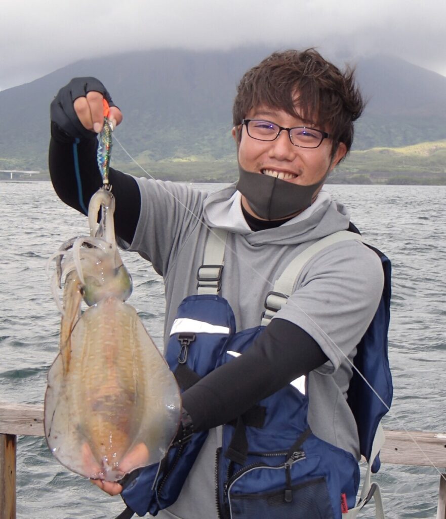 曾山　翔太